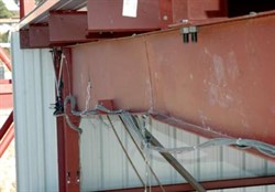 Metal building with sidewalls